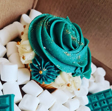 Load image into Gallery viewer, Smash Heart &amp; Cupcakes
