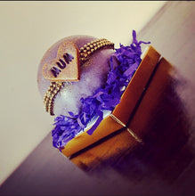 Load image into Gallery viewer, Mothers Day Chocolate Smash Ball
